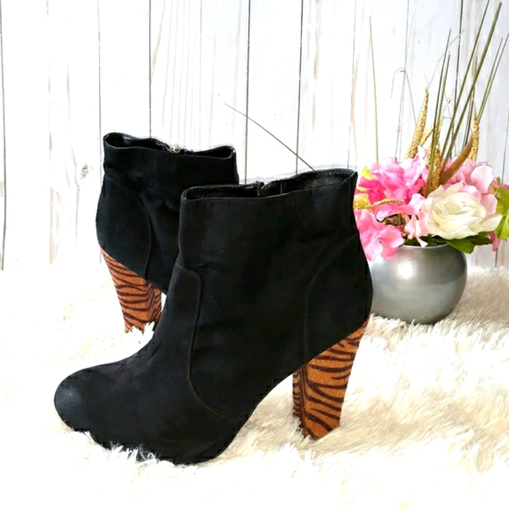 Guess Black Booties with Animal Print Heel - Picture 2 of 7